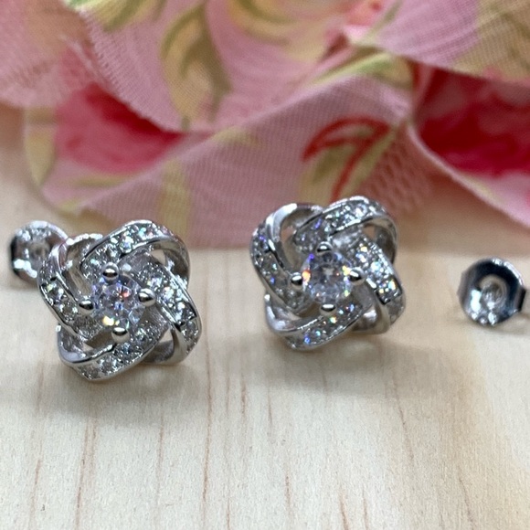 🌟 Sterling Silver CZ Stud Earrings - Picture 3 of 5